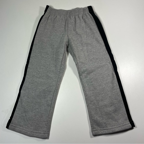 NWOT Gray And Black Fleece Pant Size 3T - Picture 2 of 5